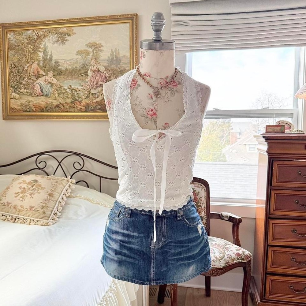White lace‎ top  kimchi blue white lace bow front top size medium